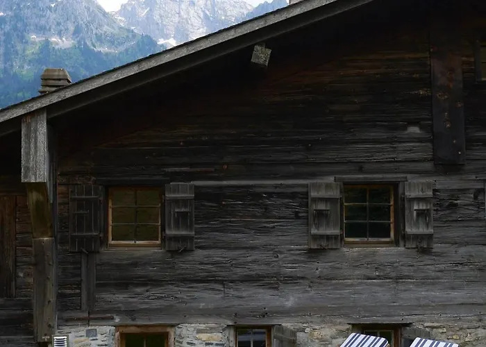 Vakantiehuis Renovated On Of The Picturesque Village Rougemont