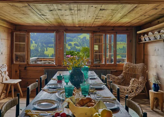 Vakantiehuis Renovated On Of The Picturesque Village Rougemont