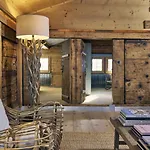 Renovated On Of The Picturesque Village בית נופש